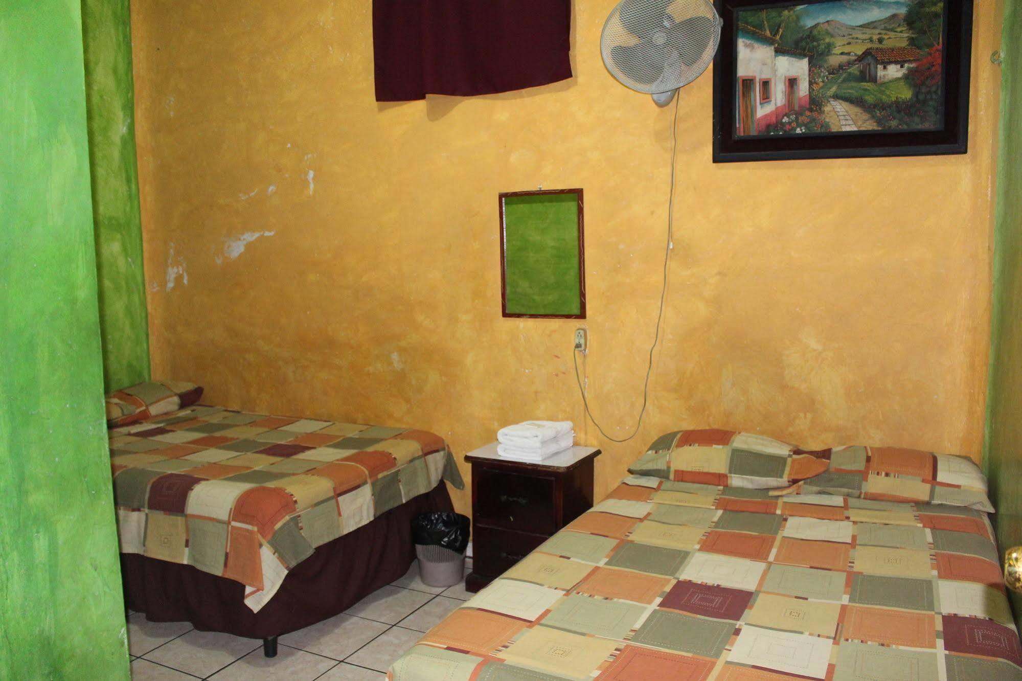 סאן סלבדור Hotel Pasadena II מראה חיצוני תמונה