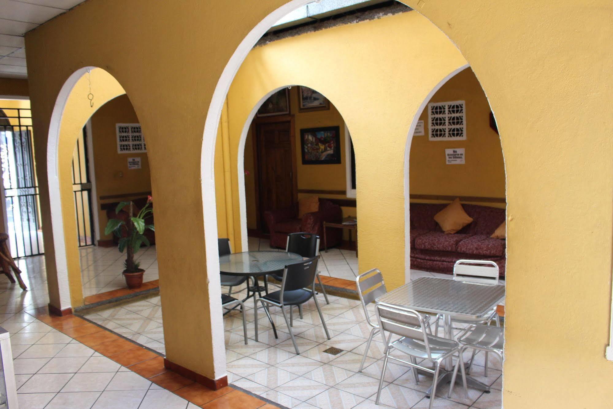 סאן סלבדור Hotel Pasadena II מראה חיצוני תמונה