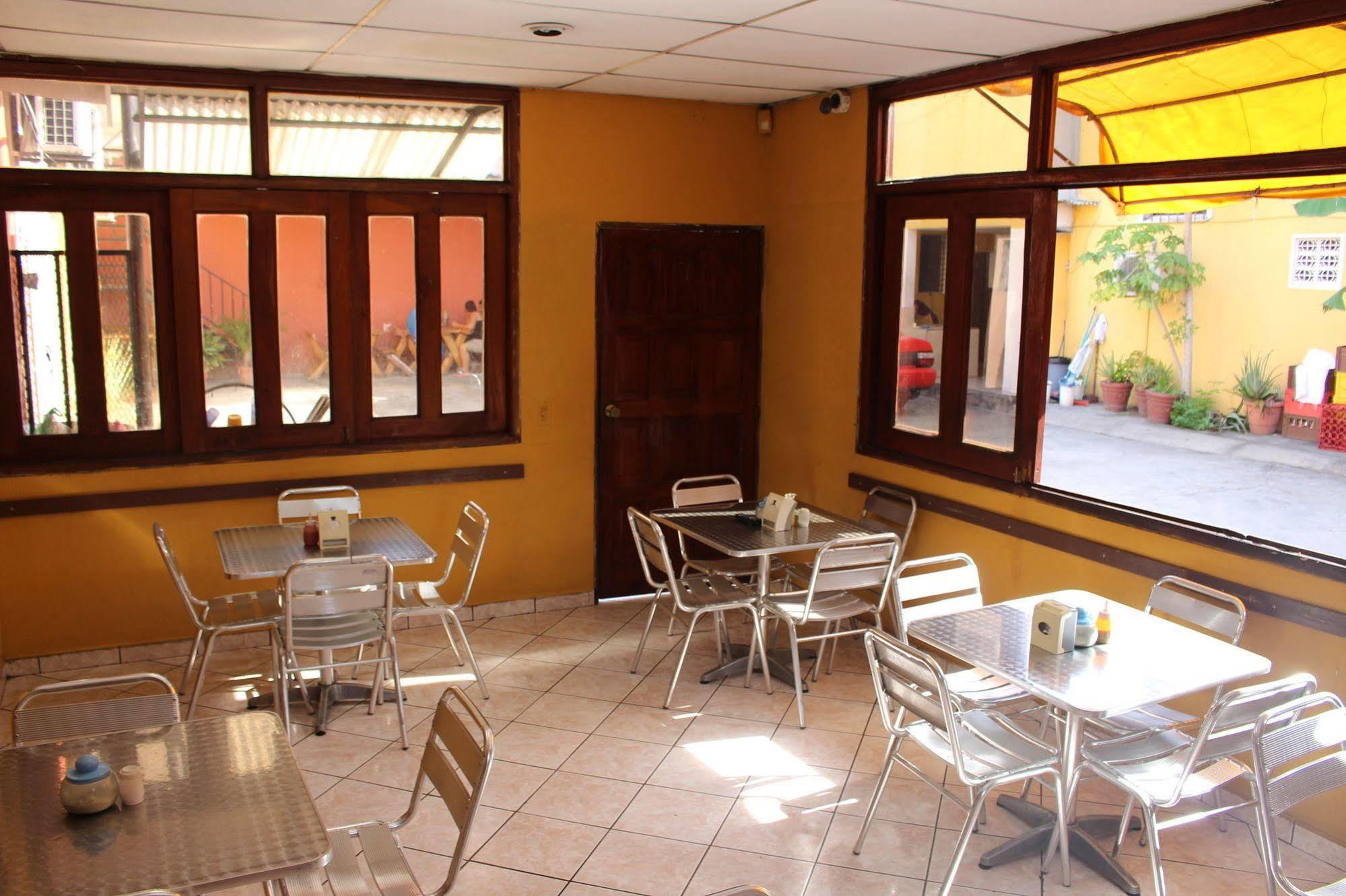 סאן סלבדור Hotel Pasadena II מראה חיצוני תמונה